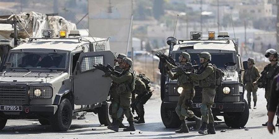 الاحتلال يصيب فلسطينيين شرق أريحا أحدهما بالرصاص الحي