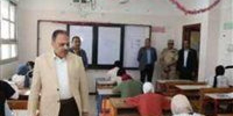 طلاب الشهادة الإعدادية بالشرقية يؤدون امتحان اللغة الأجنبية
