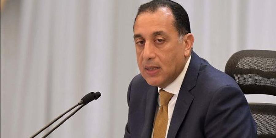 مدبولي: إطلاق مبادرة لتشجيع التحول من سيارات البنزين إلى الكهربائية