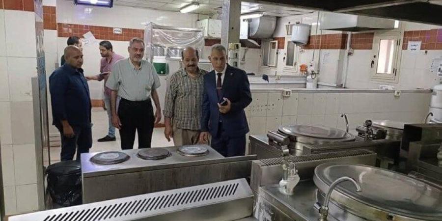 نائب مدير التأمين الصحي بالقليوبية يتفقد استعدادات المستشفيات خلال عطلة عيد الأضحى
