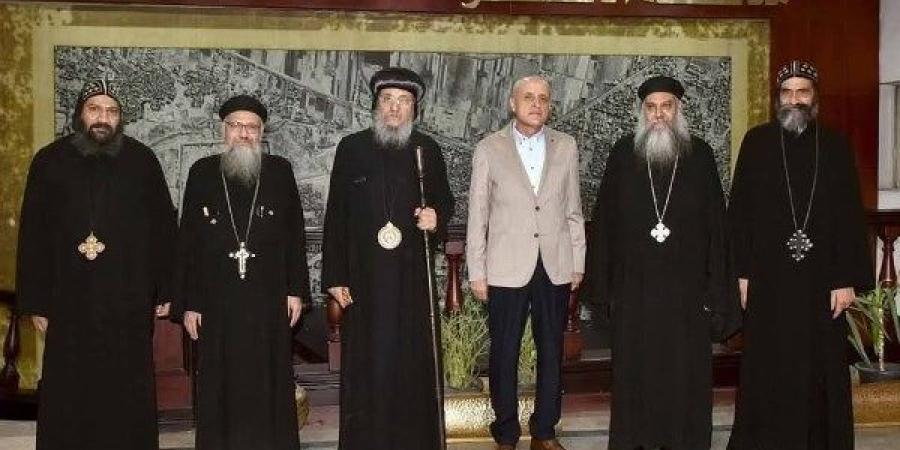 الأنبا يواقيم أسقف إسنا وأرمنت يهنئ قيادات محافظة الأقصر بعيد الأضحى