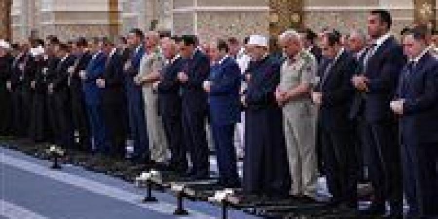 الرئيس السيسي يؤدي صلاة عيد الأضحى في مسجد مصر بالعاصمة الإدارية