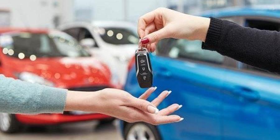 هل يتم فرض غرامات على التأخير في سداد أقساط قرض السيارة؟