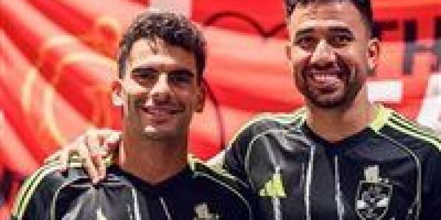 الأهلي يعلن عن قميصه الثاني للموسم الجديد