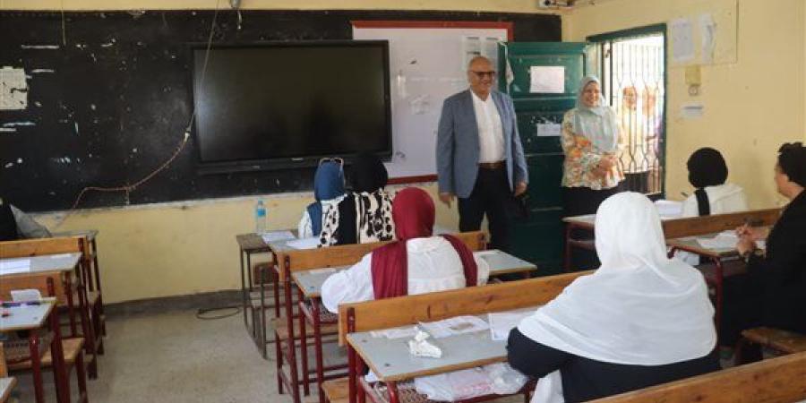 محافظ القليوبية يتفقد لِجان الثانوية العامة للاطمئنان على سير الامتحانات