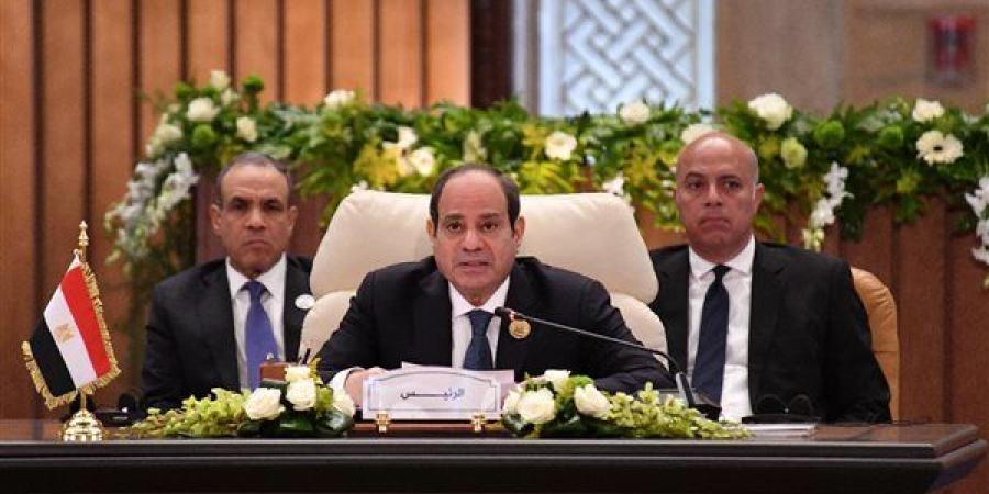 السيسي: الحلول السلمية تبقى الوحيدة القادرة على ضمان الأمن والاستقرار بالإقليم