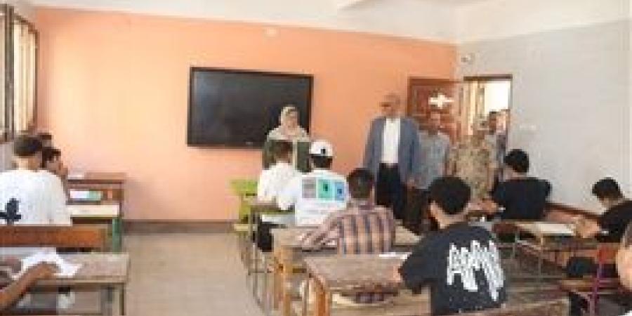 محافظ القليوبية يتفقد عدداً من لِجان إمتحانات الشهادة الثانوية العامة