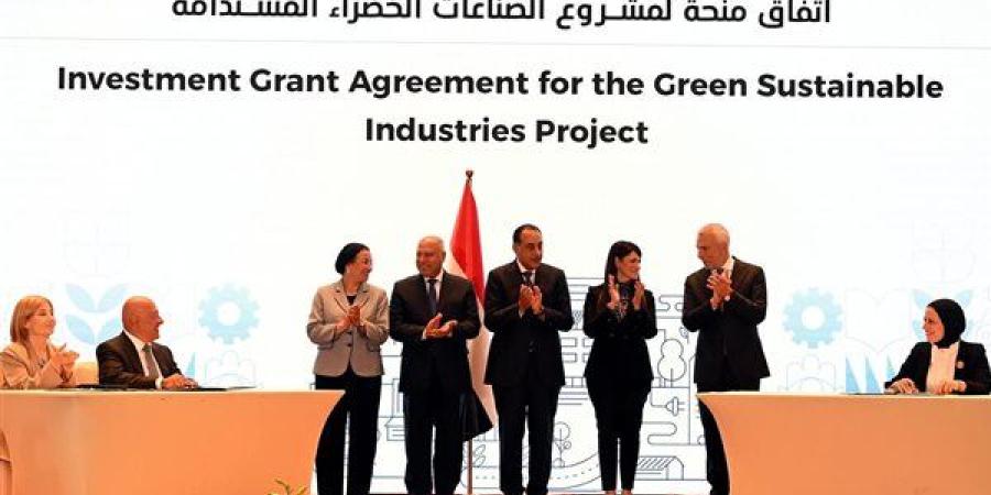 رئيس الوزراء يشهد مراسم توقيع عدد من الاتفاقيات بين الحكومة وشركاء التنمية والقطاع الخاص