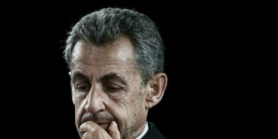 ساركوزي يفقد وسام "جوقة الشرف"