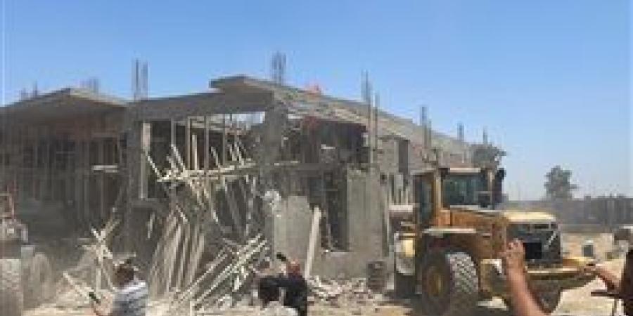 محافظ الجيزة: تنفيذ ٢٥ قرار إزالة التعديات على أراضي أملاك الدولة والزراعية بمنشأة القناطر