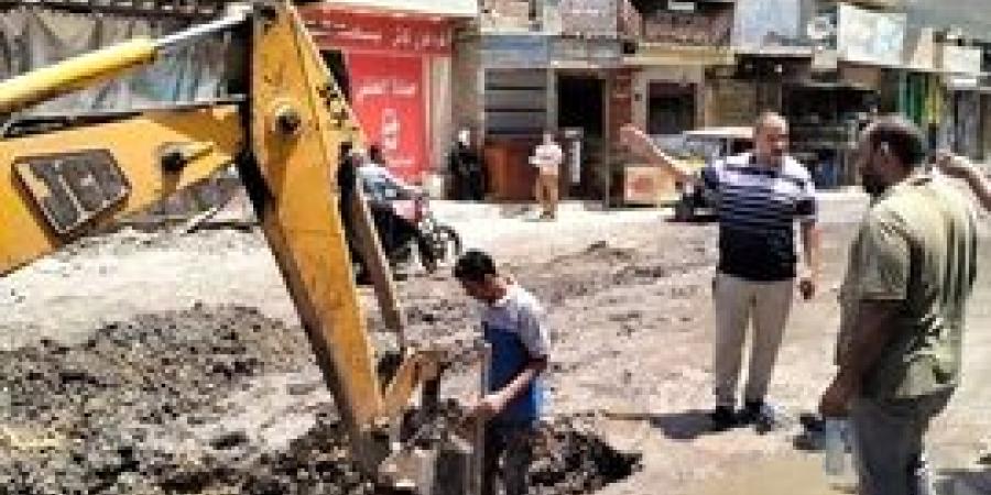 إصلاح كسرين بخط مياه الشرب بمنطقة العمار بسيدي سالم في كفر الشيخ