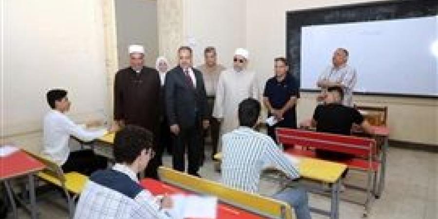 محافظ الشرقية يتابع سير امتحانات شهادة الثانوية الأزهرية للعام الدراسي ٢٠٢٤/ ٢٠٢٥
