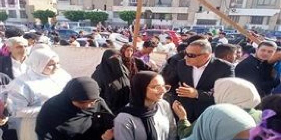 الدفع بوحدات النجده للتعامل السريع مع الطوارئ أثناء سير إمتحانات الثانويه العامه