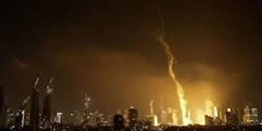صاروخ إيراني فرط صوتي يدك مصفاة حيفا ويشعل منشآت الطاقة الإسرائيلية