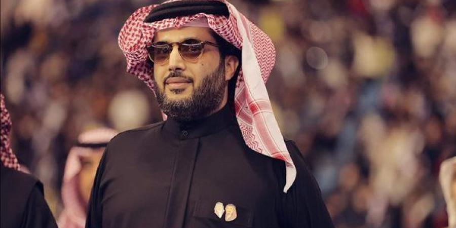 بعد استعانه المطربين بالذكاء الاصطناعي.. هل يخوض تركي آل شيخ التجربة في السينما