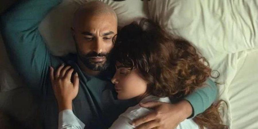 كريم فهمي بإطلالة غير تقليدية في بوستر "220 يوم".. وتشويق جماهيري قبل العرض على "شاهد"
