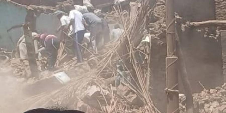 عاجل| انتشال جثة فتاة من بين أنقاض منزل قنا المنهار والحزن يخيم على دندرة