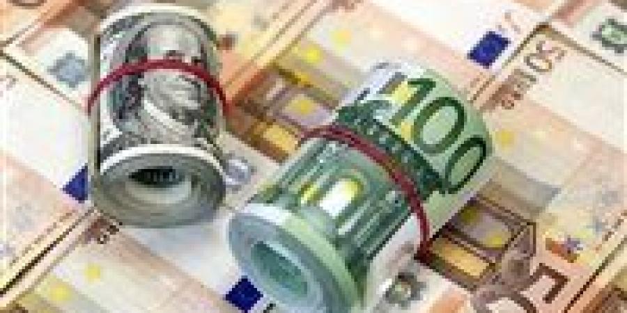 ضبط قضايا إتجار بالنقد الأجنبي بقيمة 7 ملايين جنيه خلال 24 ساعة