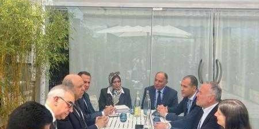 وزير الطيران يلتقي عددًا من مسئولي كبرى الشركات العالمية المتخصصة في إدارة وتشغيل المطارات