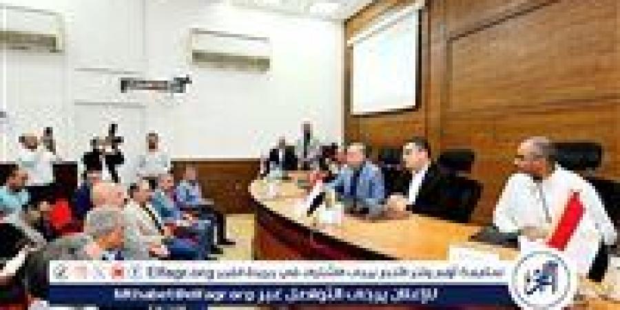 وزير الإسكان يستعرض مشروعات مياه الشرب والصرف الصحي في المنيا