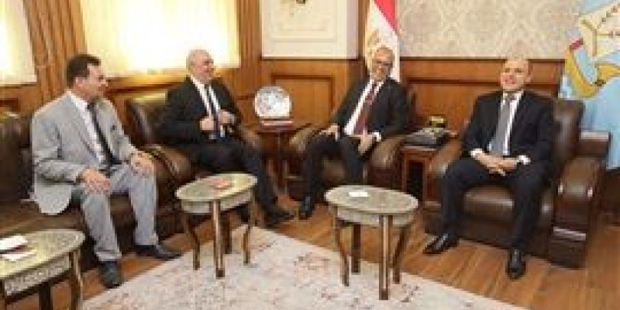 محافظ كفر الشيخ يستقبل وزير العمل لبحث عددا من الملفات