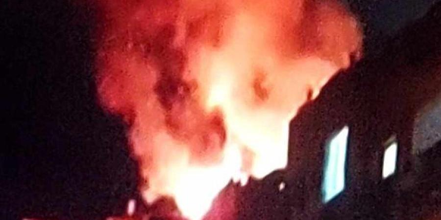 القناة 12 الإسرائيلية: صاروخ إيراني يصيب موقعًا وسط إسرائيل
