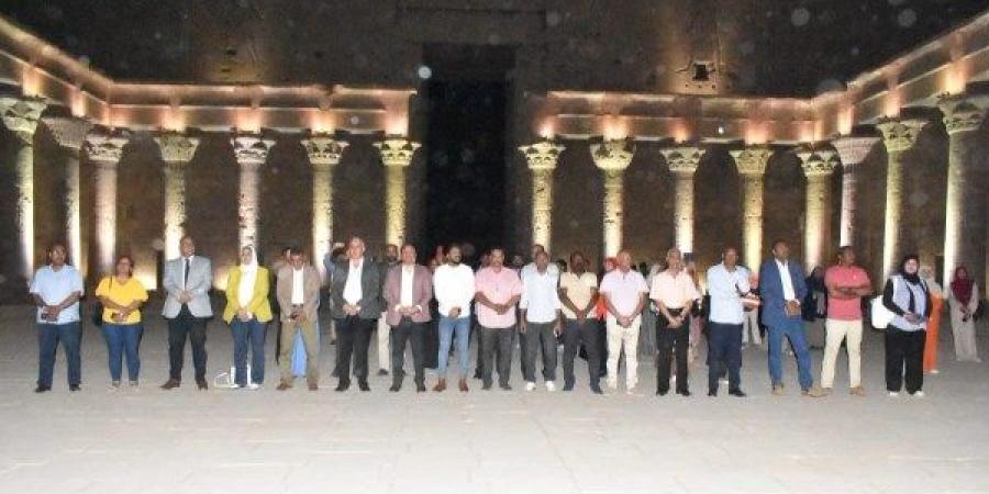 محافظ أسوان ينيب السكرتير العام لحضور فاعلية "إشراقة الحضارة من قلب إدفو"