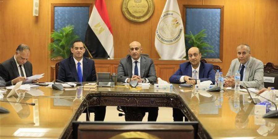 إصابة ملاحظ داخل لجنة امتحانات الثانوية العامة بكفر الشيخ بهبوط مفاجئ