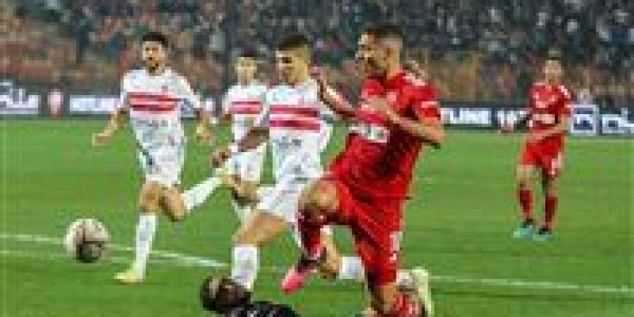 محمد شريف ينتظر رد الأهلي النهائي قبل حسم مصيره.. واللاعب يمتلك عدة عروض أبرزها الزمالك
