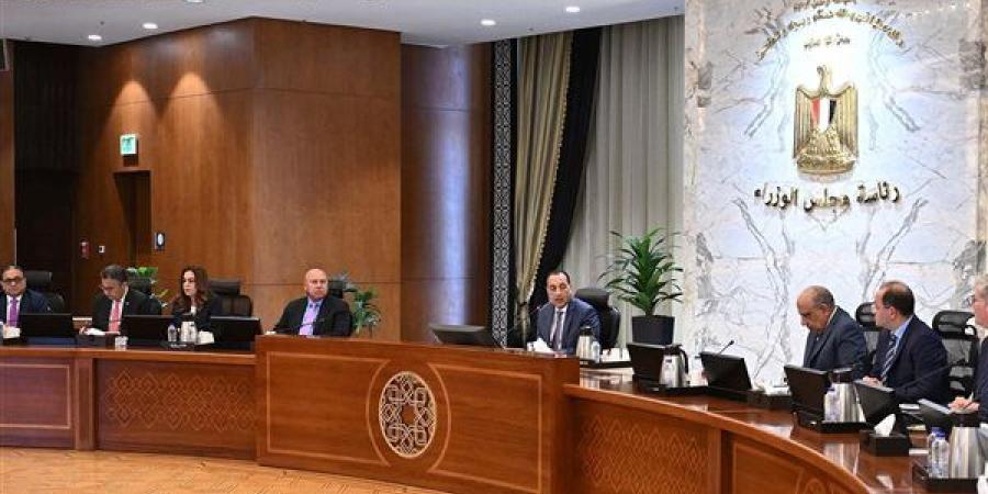 رئيس الوزراء يترأس اجتماع "لجنة الأزمات" لمتابعة ...