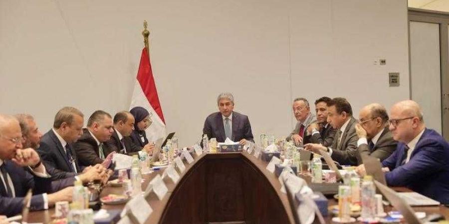 وزير السياحة يترأس اجتماع مجلس إدارة هيئة المتحف المصري الكبير|صور