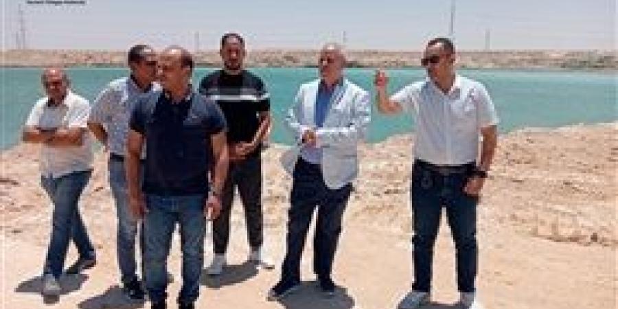 وزير الإسكان يتابع سير العمل بمشروعات تطوير البنية الأساسية والإسكان والخدمات بقرى مارينا السياحية