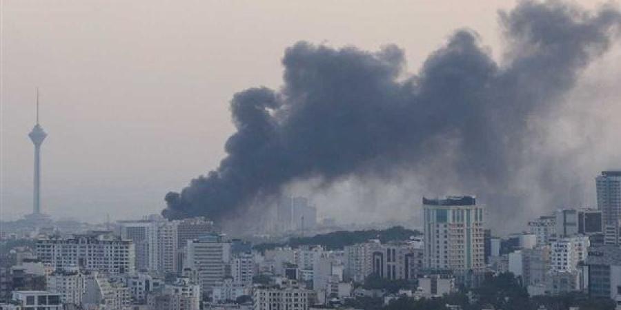 إيران ضربت قطر.. وكالة الصحافة الفرنسية: سماع دوي إنفجارات في طهران