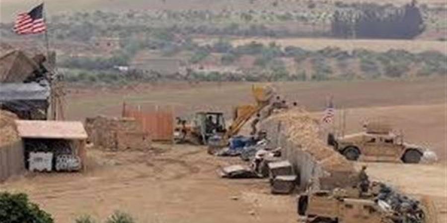 القوات الأمريكية بدأت انسحابًا تدريجيًا من قواعدها في دير الزور منذ 3 أسابيع.. فيديو