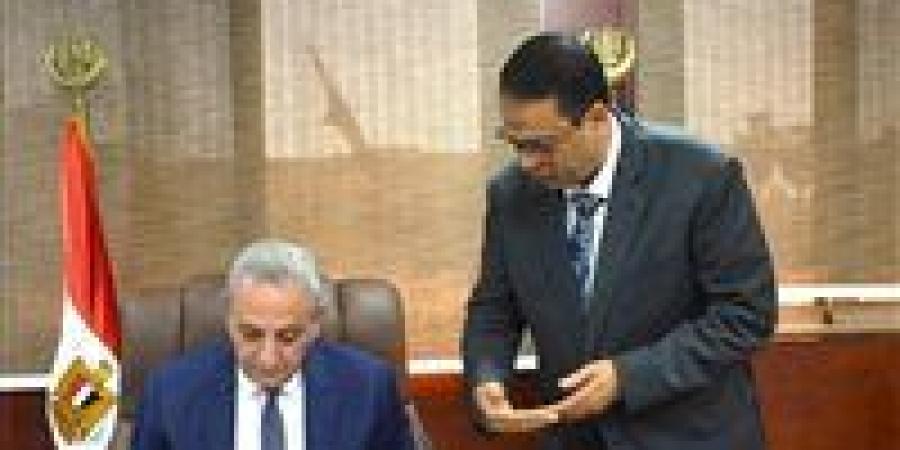 230 للعام و150 للفندقي.. محافظ الغربية يعتمد تنسيق القبول بالأول الثانوي