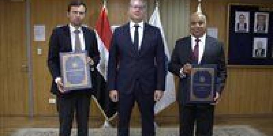 بدوي: توقيع اتفاقية للبحث عن البترول واستغلاله بالصحراء الشرقية