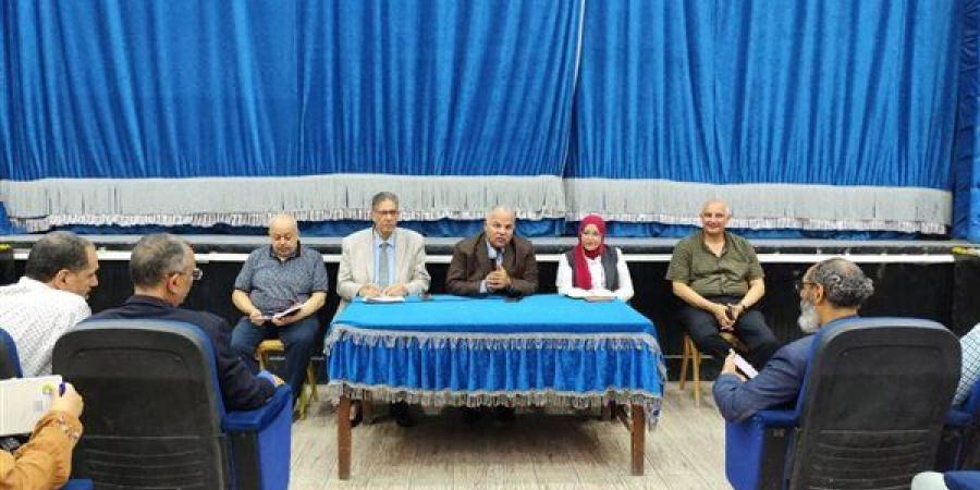 وكيل تعليم الفيوم يكلف بالانتهاء من دهانات الفصول الدراسية خلال إجازة نهاية العام